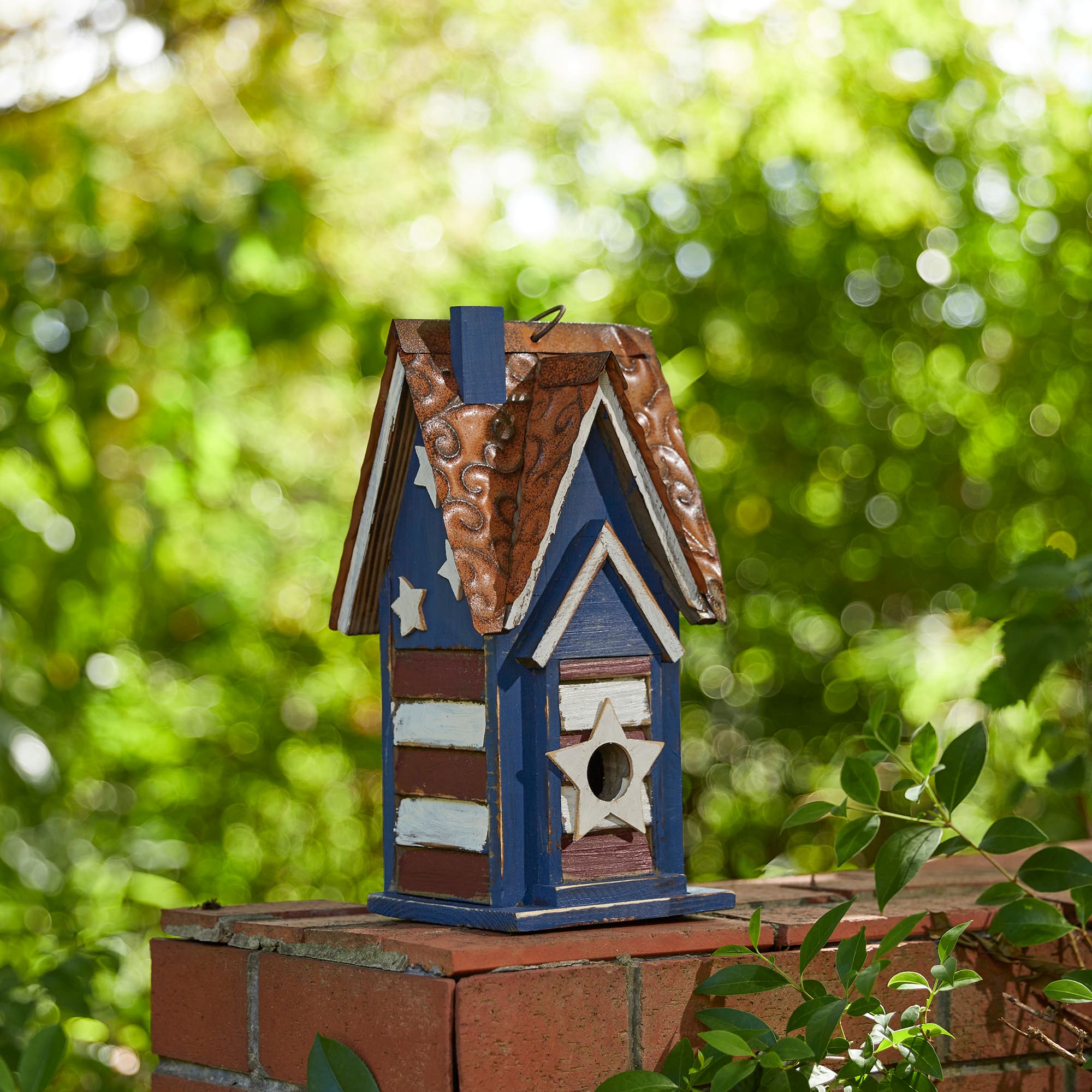 Glitzhome® 12.25" Patriotic Distressed Wood Villa Birdhouse